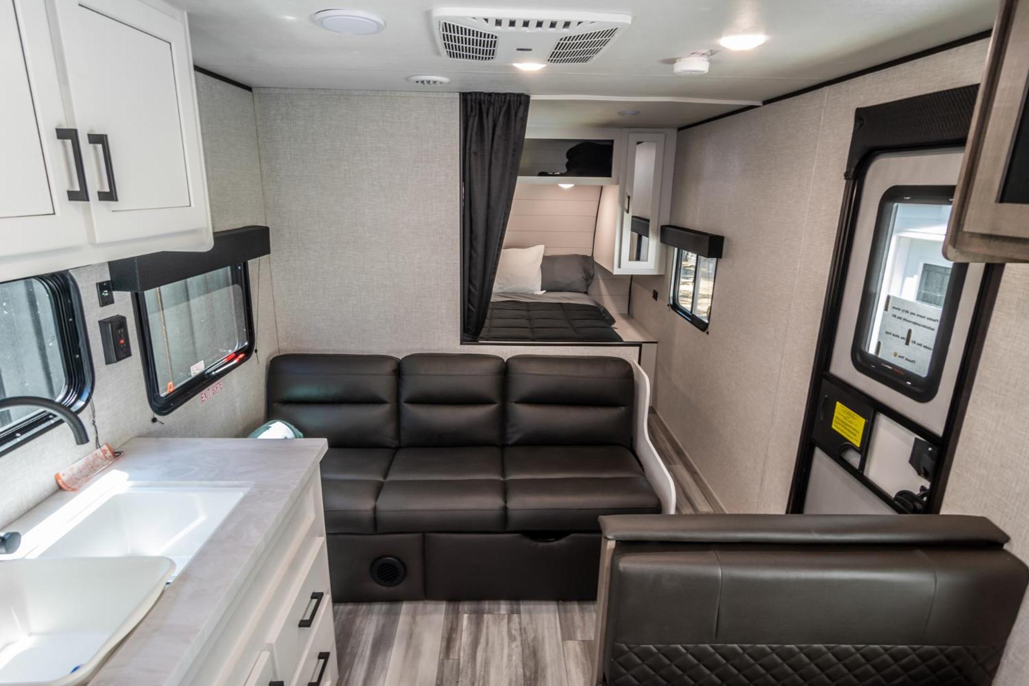 Chic Rv Retreat, Stunning Yard In Roseburg Hotel Buitenkant foto