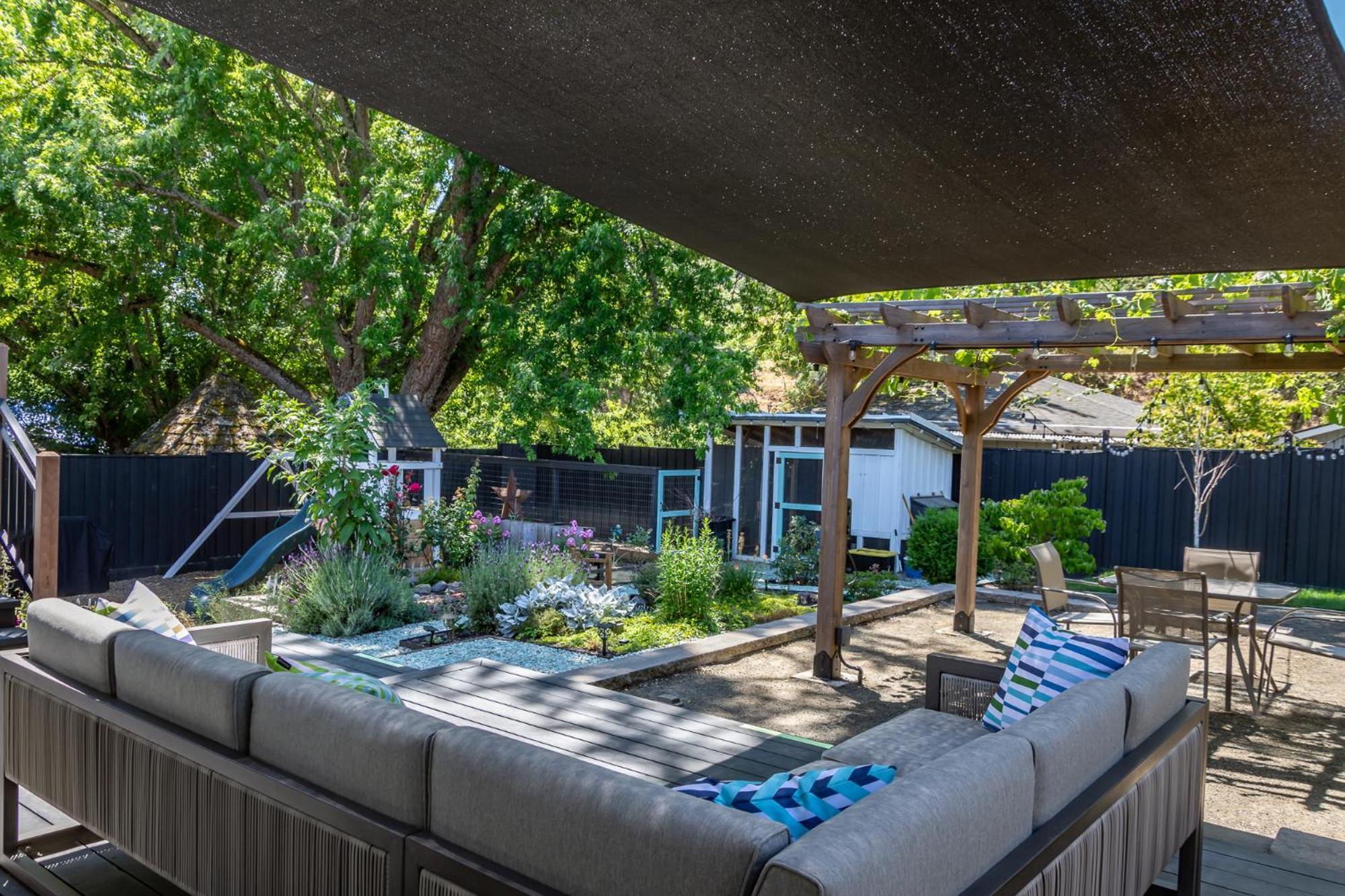 Chic Rv Retreat, Stunning Yard In Roseburg Hotel Buitenkant foto