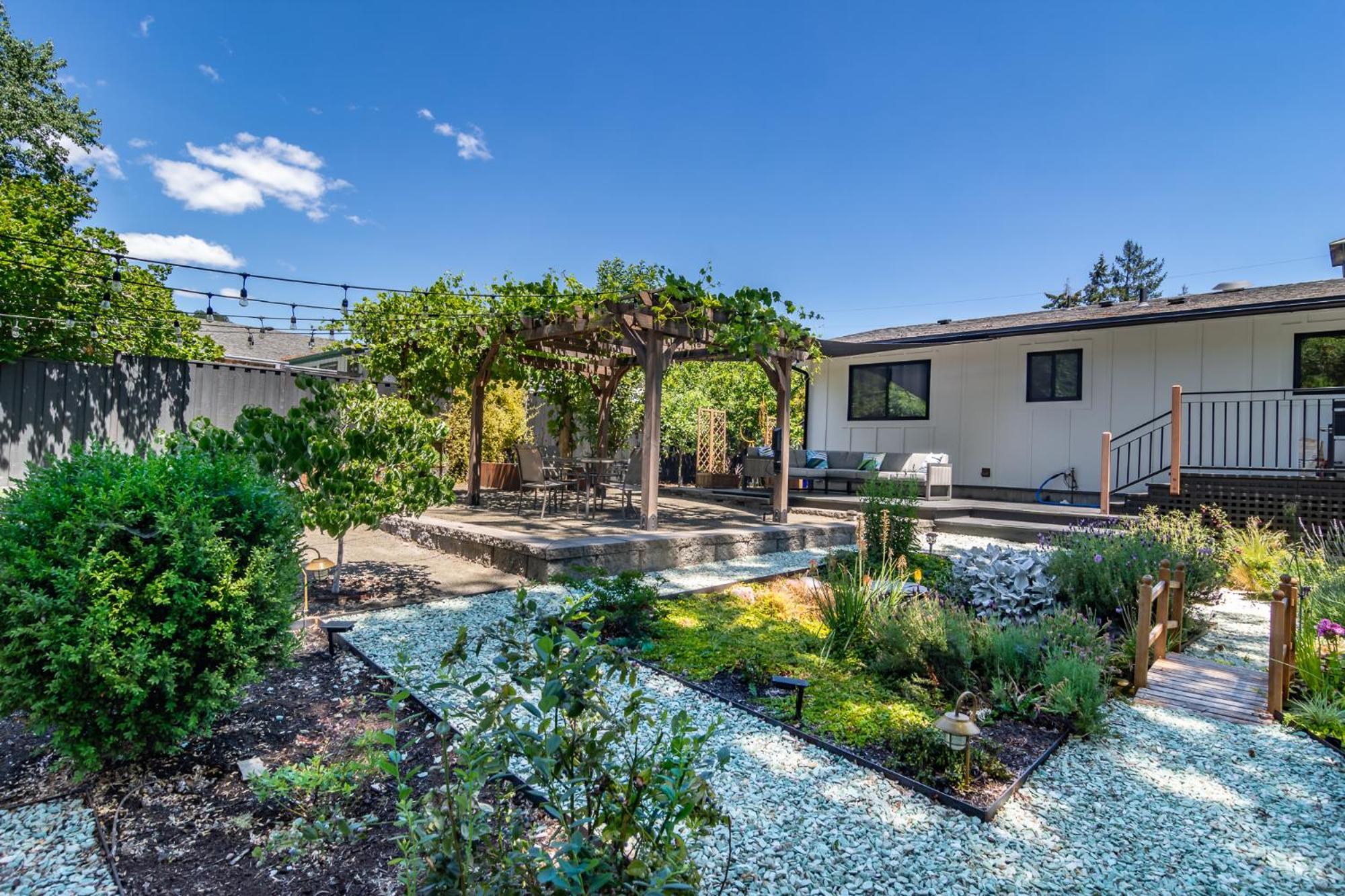 Chic Rv Retreat, Stunning Yard In Roseburg Hotel Buitenkant foto