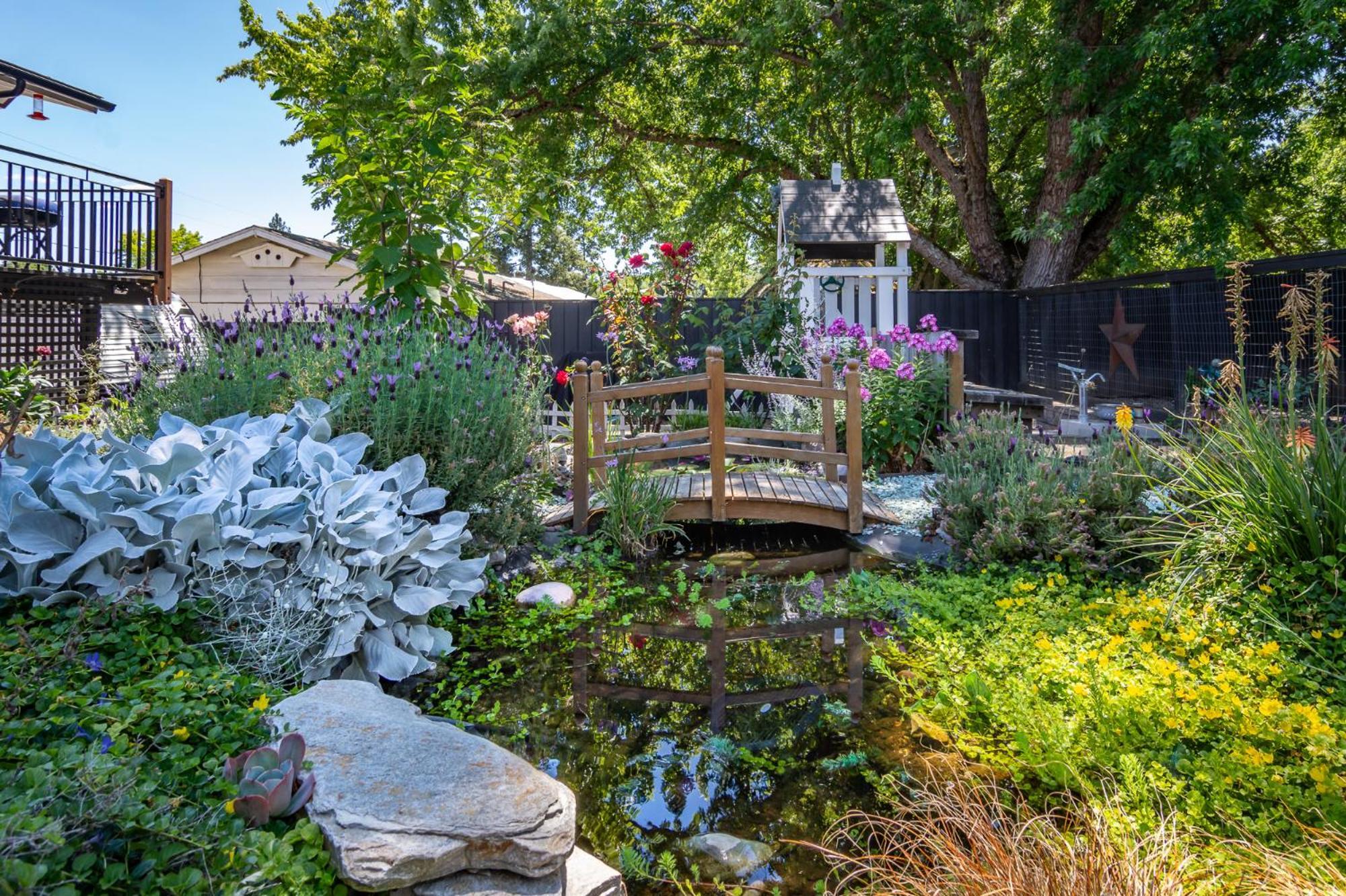 Chic Rv Retreat, Stunning Yard In Roseburg Hotel Buitenkant foto