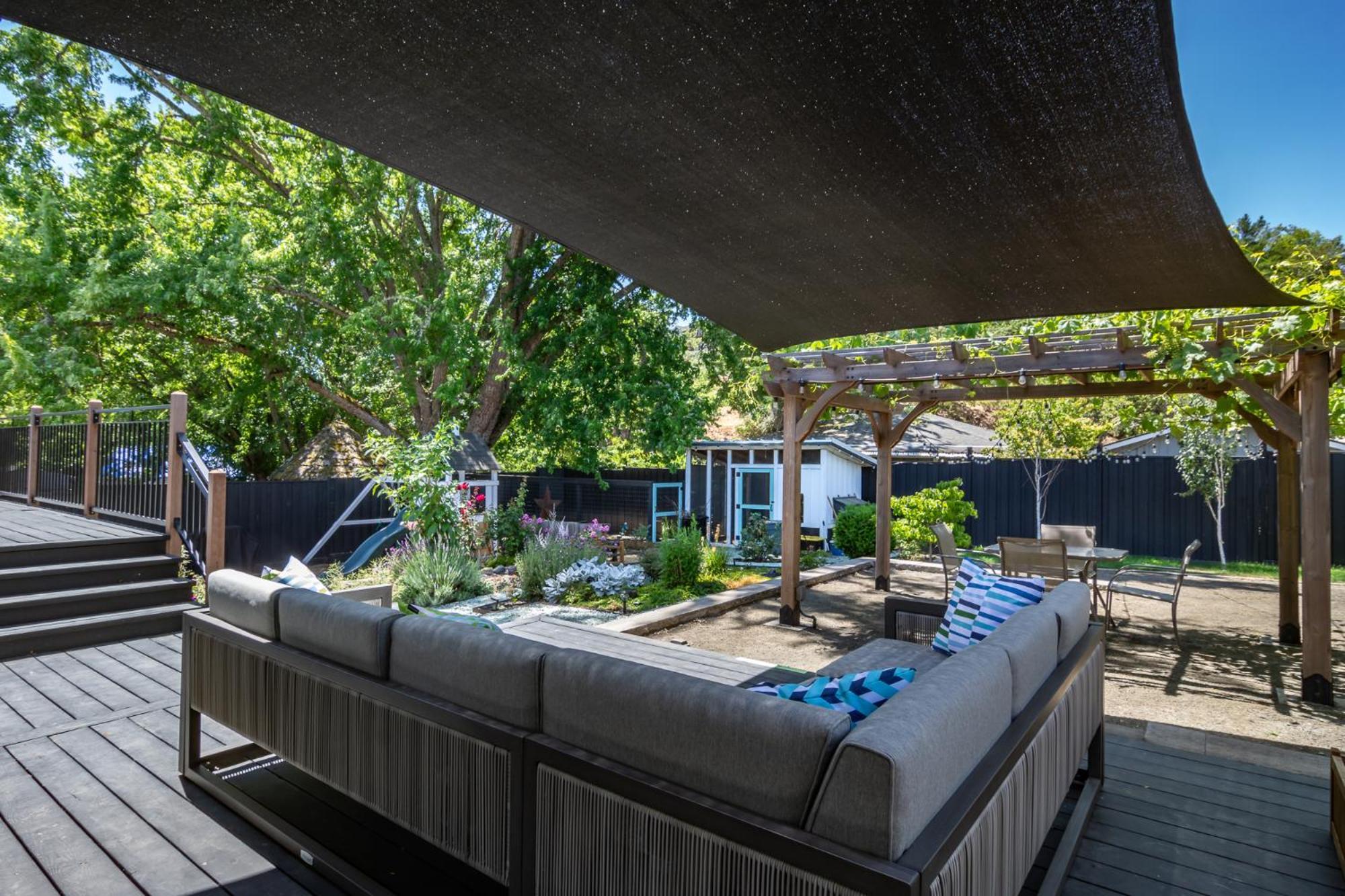 Chic Rv Retreat, Stunning Yard In Roseburg Hotel Buitenkant foto