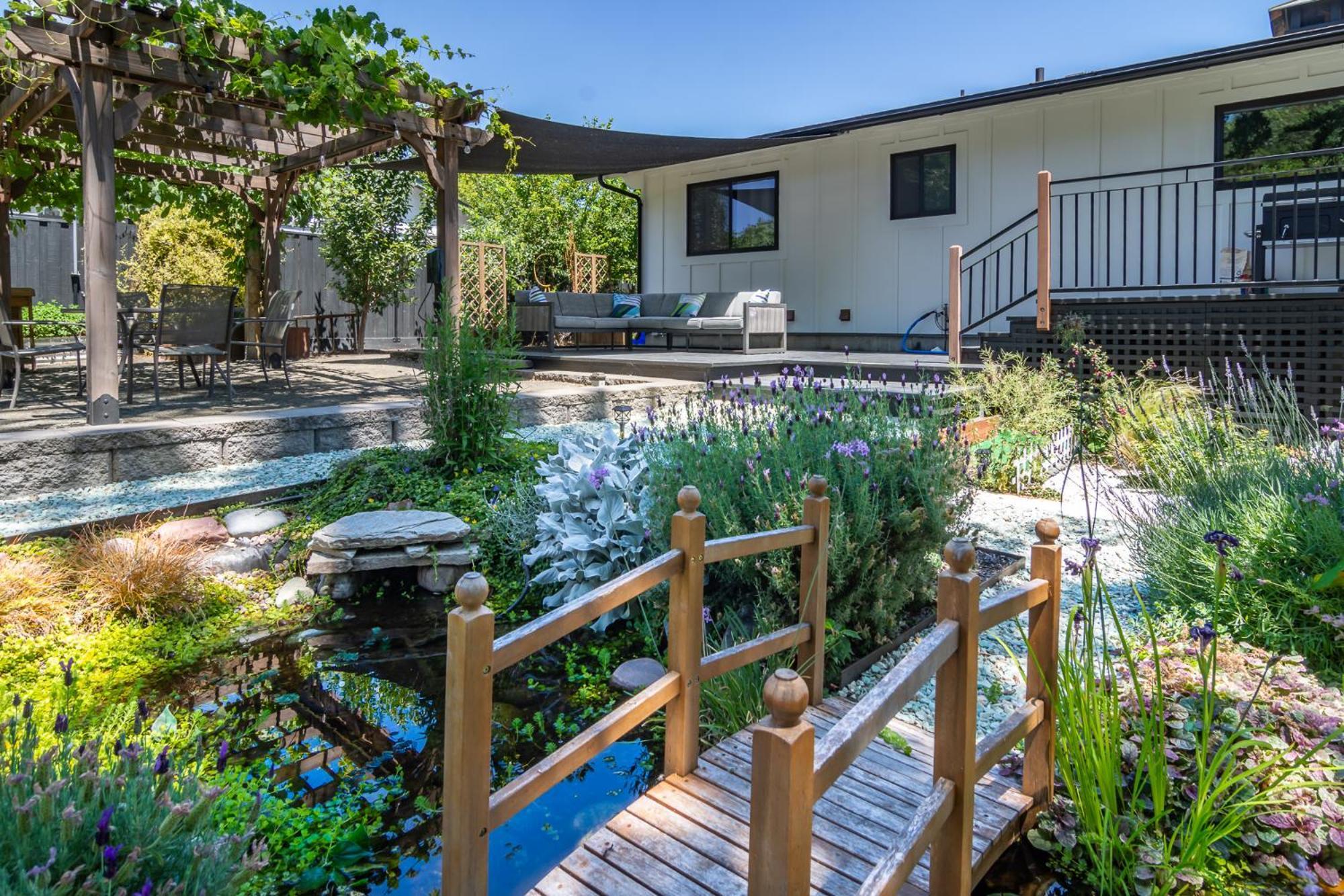 Chic Rv Retreat, Stunning Yard In Roseburg Hotel Buitenkant foto