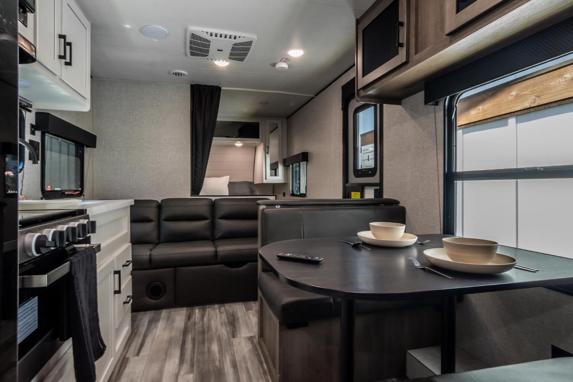 Chic Rv Retreat, Stunning Yard In Roseburg Hotel Buitenkant foto