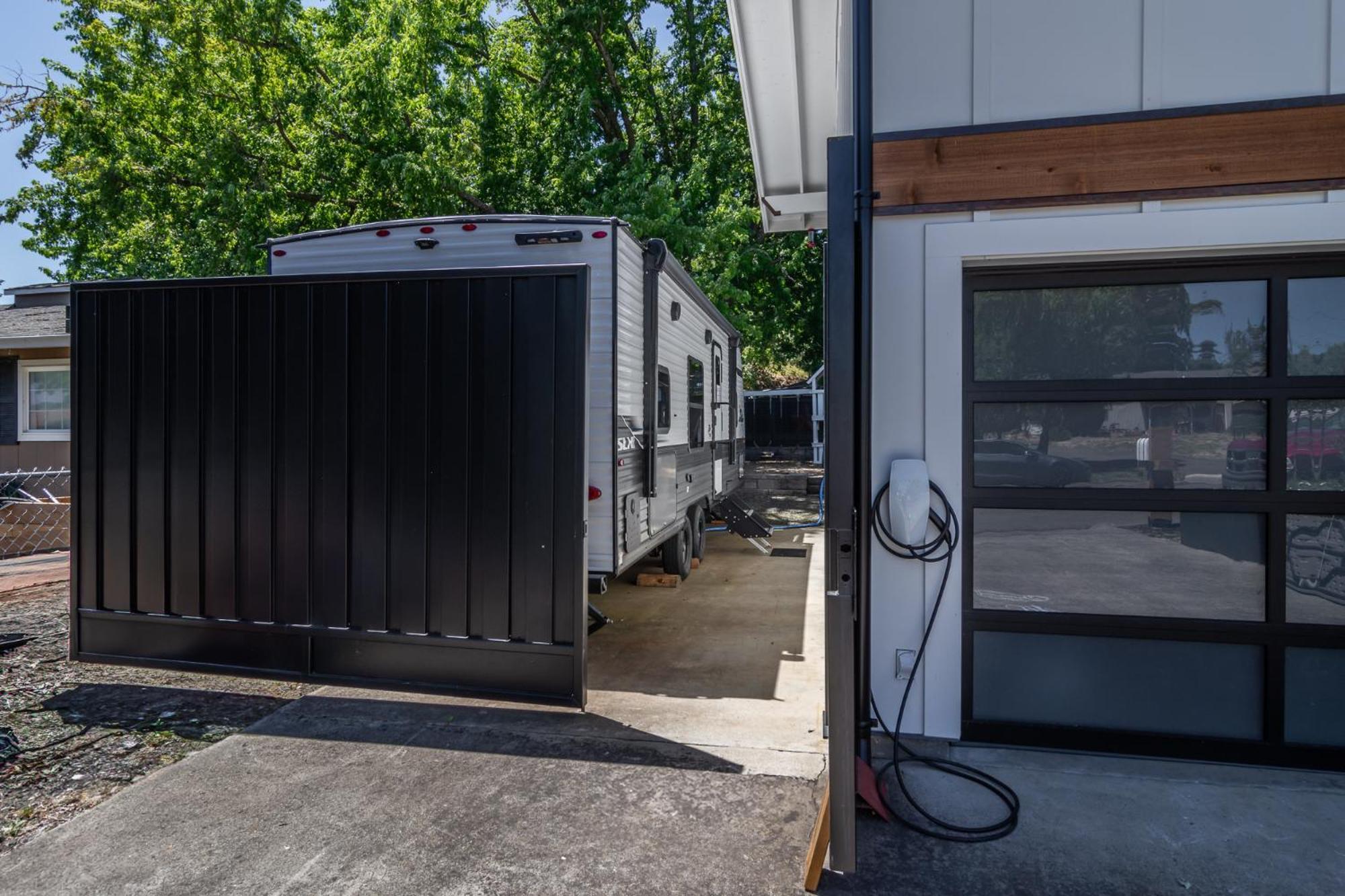 Chic Rv Retreat, Stunning Yard In Roseburg Hotel Buitenkant foto