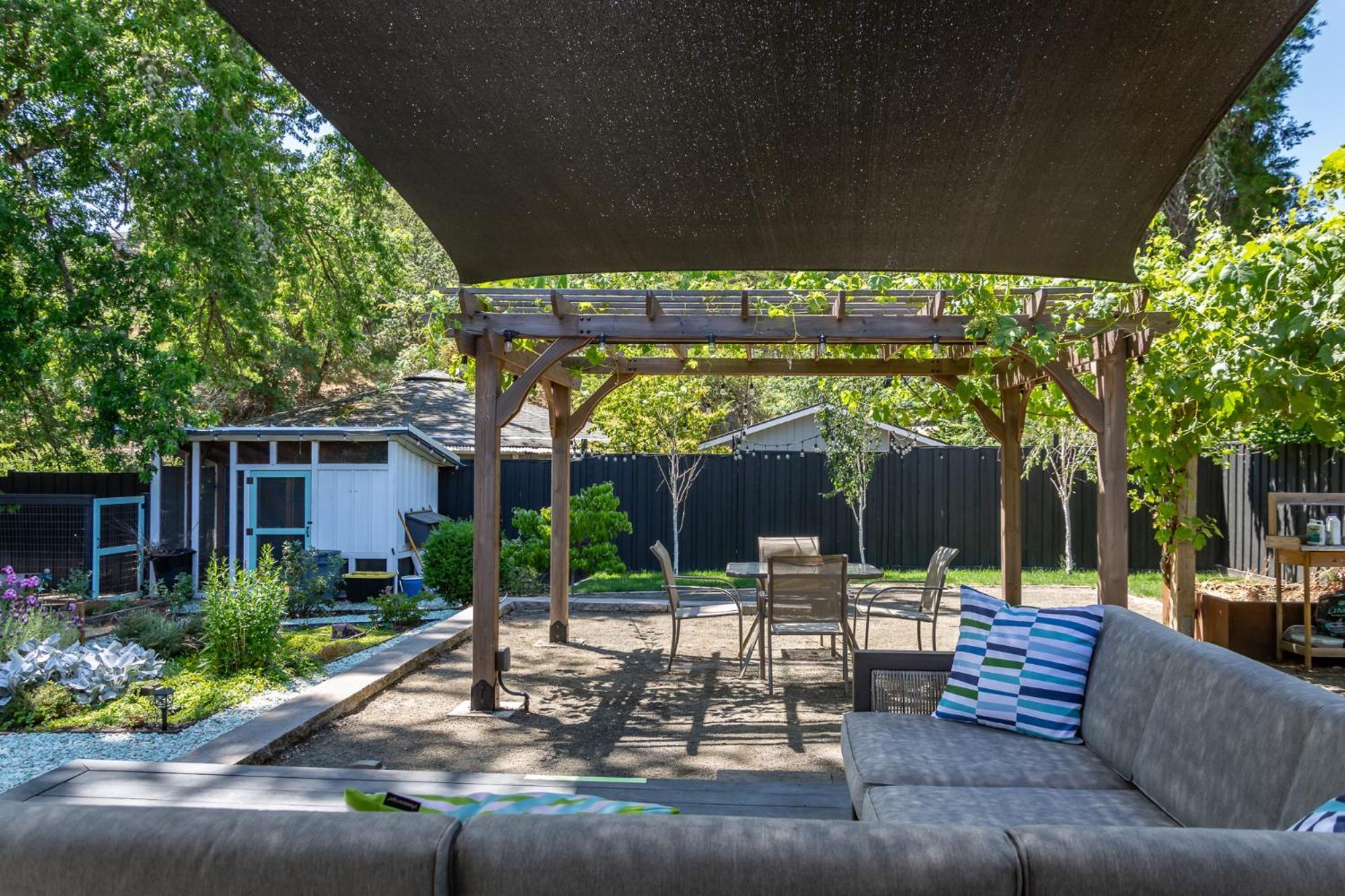 Chic Rv Retreat, Stunning Yard In Roseburg Hotel Buitenkant foto