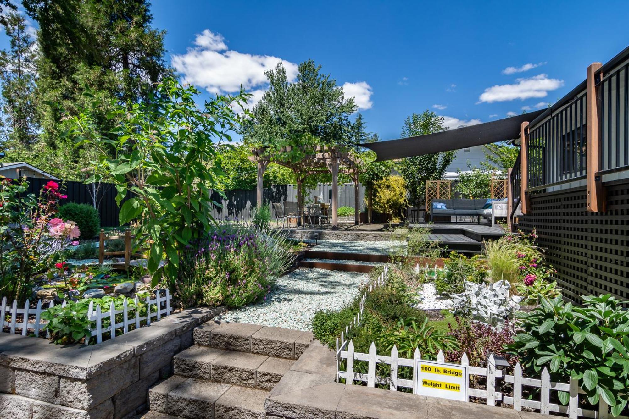 Chic Rv Retreat, Stunning Yard In Roseburg Hotel Buitenkant foto