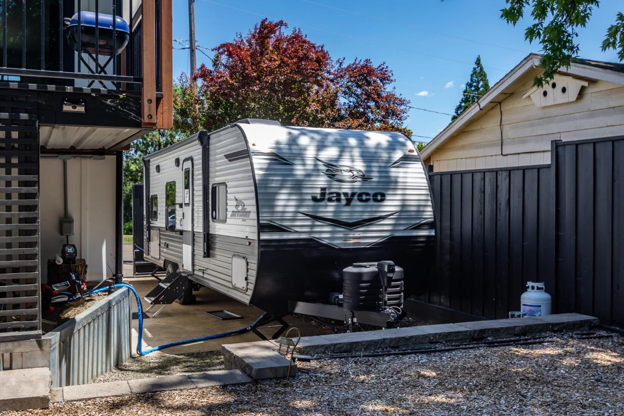 Chic Rv Retreat, Stunning Yard In Roseburg Hotel Buitenkant foto