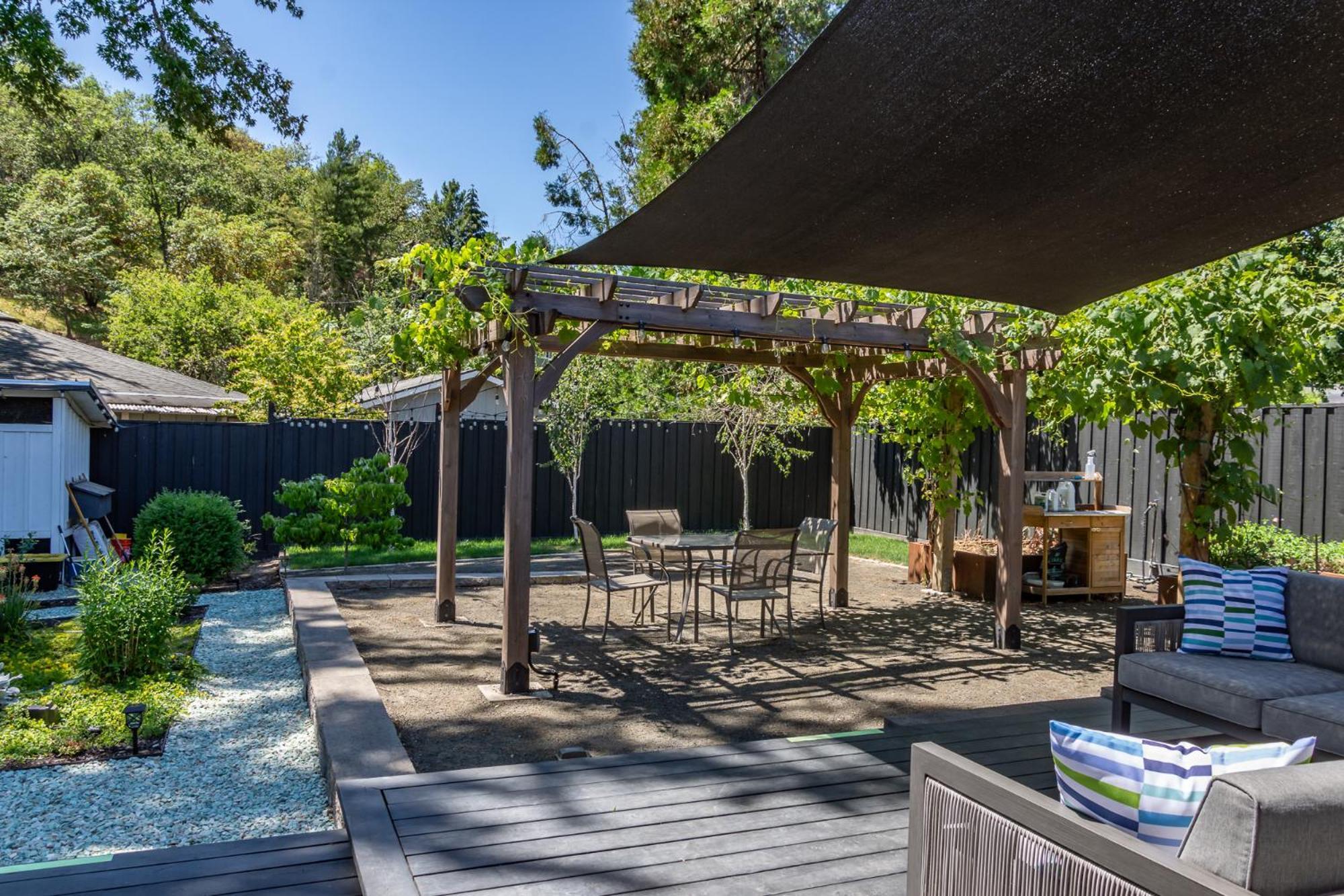 Chic Rv Retreat, Stunning Yard In Roseburg Hotel Buitenkant foto