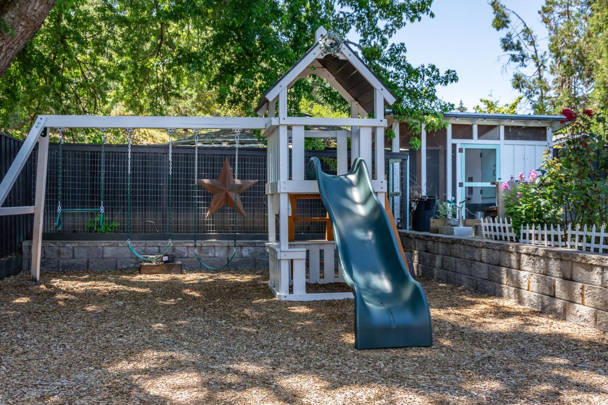Chic Rv Retreat, Stunning Yard In Roseburg Hotel Buitenkant foto